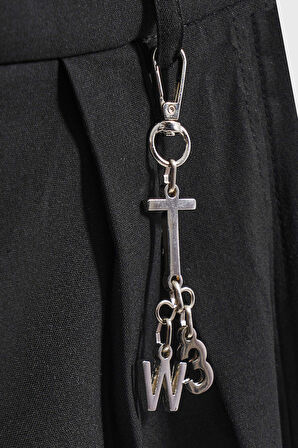 Kadın Siyah Renk Aksesuar Detaylı Bol Kesim Dokuma Kumaş Özel Tasarım Pantolon