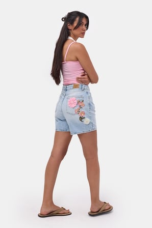 Kadın Mavi 4s6-3 Mom Relax Gül ve Nakış Detaylı Özel Tasarım Denim Şort