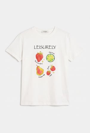 Kadın Beyaz Meyve Baskılı Bol Kesim Tasarım T-Shirt