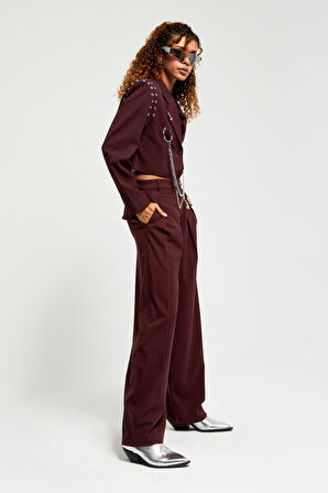 Kadın Bordo Renk Aksesuar Detaylı Bol Kesim Dokuma Kumaş Özel Tasarım Pantolon