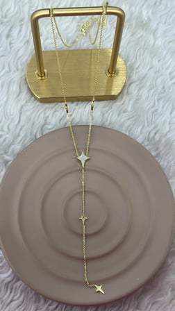 💎 Premium Parlak ve Şık Taşlı Yıldız Detaylı Sallantılı Gold Renk Y Model Kadın Çelik Kolye (45 cm)
