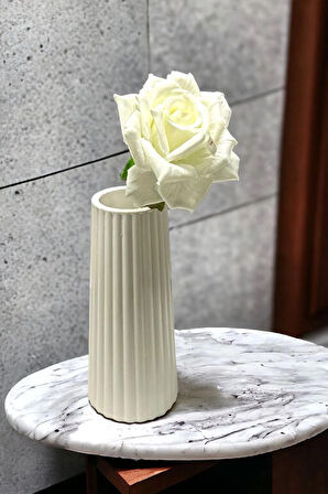 Dekoratif Çizgili Beyaz Seramik Vazo 18x9x9cm