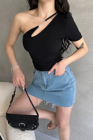 Tek Omuz Zincir Detaylı Crop Bluz - SİYAH - XL