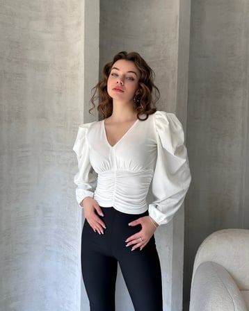 V Yaka Drape Detaylı Crep Bluz - BEYAZ - M