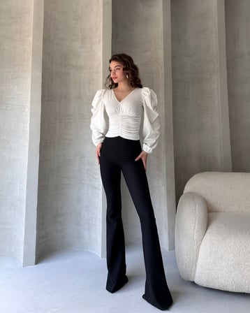 V Yaka Drape Detaylı Crep Bluz - BEYAZ - M