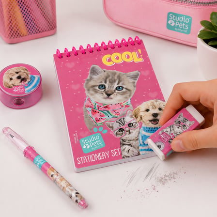 BakGelAl Lisanslı Studio Pets 4 Parça Kırtasiye Seti Defter Kalem Silgi Kalemtıraş Kedi Köpek Desenli