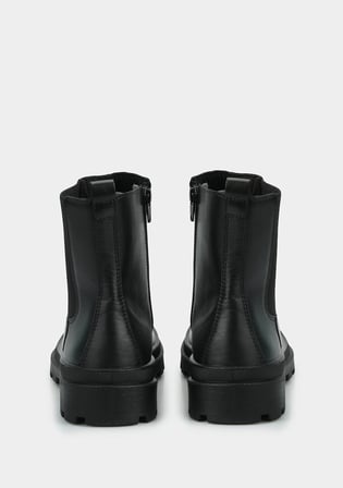 Siyah Deri Kadın Bot
