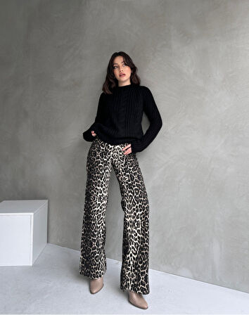 Bisiklet Yaka Örgü Desenli Triko Kazak