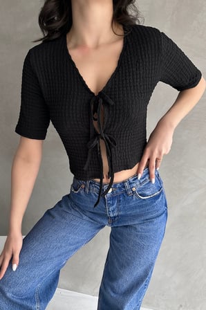 V Yaka Önü Bağlamalı Gofre Crop Bluz - SİYAH - M