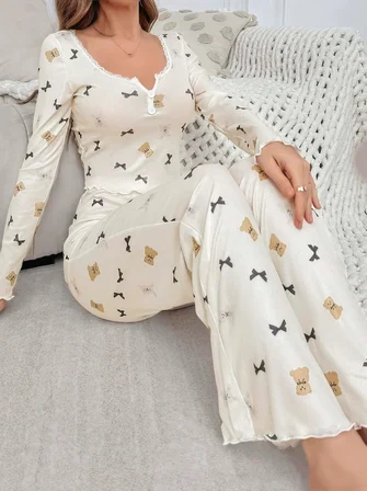 Kadın Ekru Ayıcık ve Fiyonk Desenli Yumuşak Pamuklu Uzun Pijama Takımı-Beyaz-L/XL