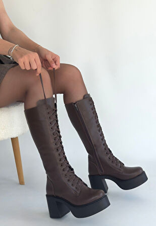 Guay Kahverengi Cilt Bağcıklı Topuklu Çizme