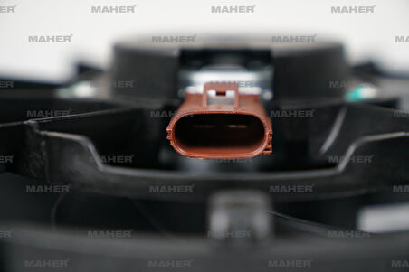 FAN RADYATÖR FIESTA 6 2008-2012 / B-MAX 2012 / COURIER 1.20251.4-1.4 TDCI-1.5 TDCI-1.6 TDCI-1.6 DAVLUMBAZLI +AC KIRMIZI SOKET 85518C607CJ