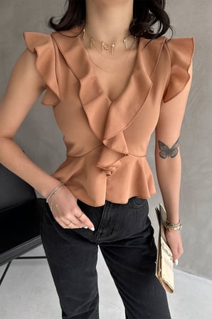 Yakası Ve Kolları Volanlı Crep Bluz - KAHVERENGİİ - L
