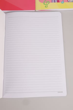 x Dekomus Lisanslı Gabby’s Dollhouse Çizgili Stickerli Defter 40 Yaprak Tek Adet "Dekomus Cep Defteri Hediyeli"