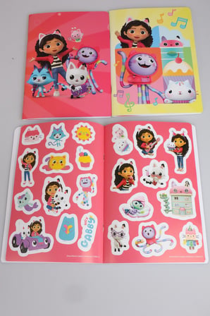 x Dekomus Lisanslı Gabby’s Dollhouse Çizgili Stickerli Defter 40 Yaprak Tek Adet "Dekomus Cep Defteri Hediyeli"