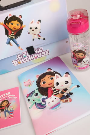 x Dekomus Lisanslı Gabby’s Dollhouse Magic School Collection 500 Ml Tritan Matara, Saplı Çanta, Defter Ve Bloknot Seti