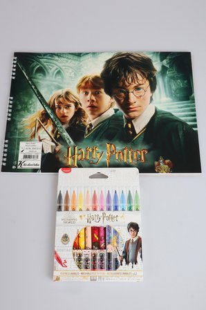 Maped x Dekomus Lisanslı Harry Potter 12'li Keçeli Kalem Ve Büyük Boy Resim Defteri Seti Magic School Collection