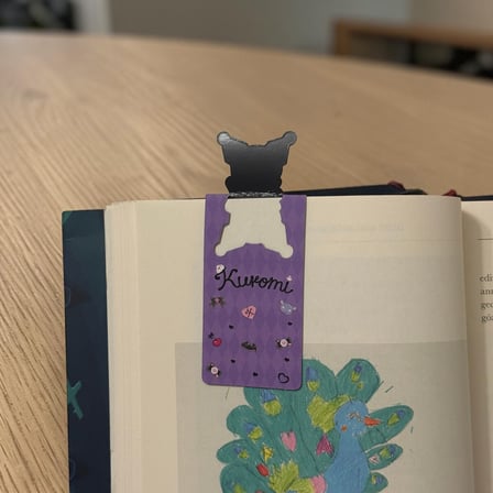 BakGelAl Sanrio Lisanslı Kuromi 3’lü Manyetik Kitap Ayracı Seti – Pasta Temalı Sevimli Ayraç