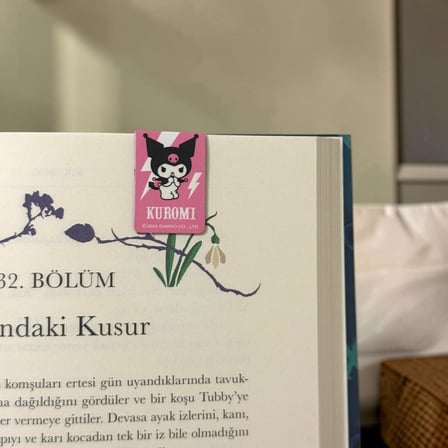 BakGelAl Sanrio Lisanslı Kuromi 3’lü Manyetik Kitap Ayracı Seti – Pasta Temalı Sevimli Ayraç