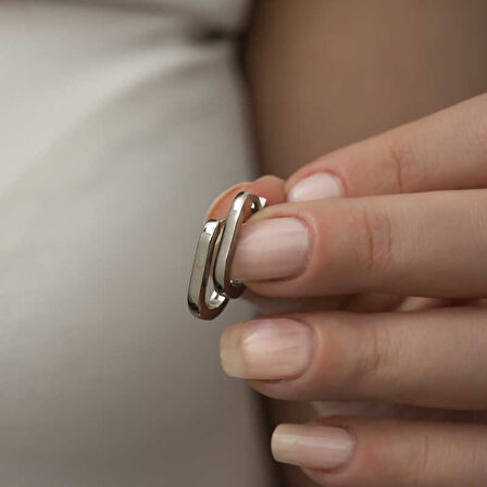 Gümüş Taşsız J kadin Küpe