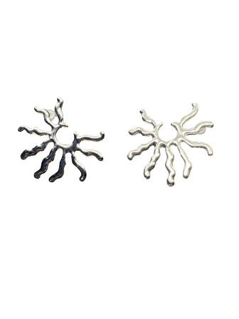 Göz Alıcı Gösterişli Gümüş Kaplama Soyut Güneş Formlu Çelik Uçlu VIP Bijuteri Küpe | Parlak ve Zarif