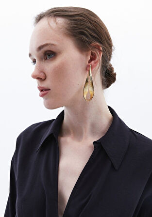 Göz Alıcı Gösterişli Altın Kaplama Yaprak Formlu Çelik Uçlu VIP Bijuteri Küpe | Parlak ve Zarif