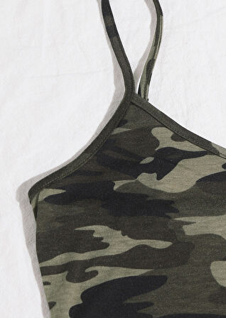 Kadın Kamuflaj Desenli Askılı Crop Top Ve Şortlu Gecelik Takım