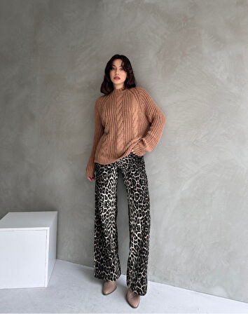 Bisiklet Yaka Örgü Desenli Triko Kazak