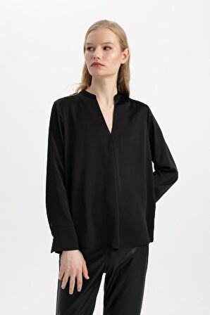 DeFacto Regular Fit Apaş Yaka Saten Uzun Kollu Bluz C3217AX24SPBK81