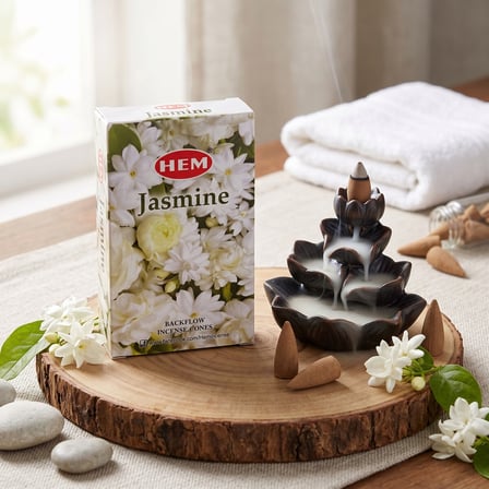 BakGelAl 4’lü Geri Akışlı Şelale Konik Tütsü Seti – Palo Santo, Lavanta, Anti Stress ve Yasemin 40 Adet