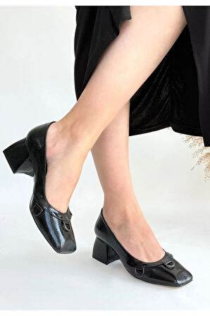 Cande Siyah Rugan Topuklu Ayakkabı