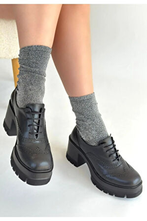 Tiwer Siyah Cilt Dolgu Topuk Ayakkabı