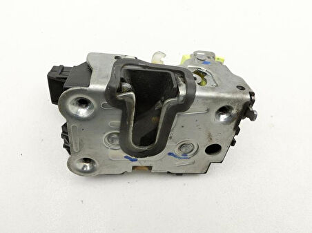 KAPI KİLİDİ ÖN SAĞ DUSTER YENI MODEL 805021840R 805021840R