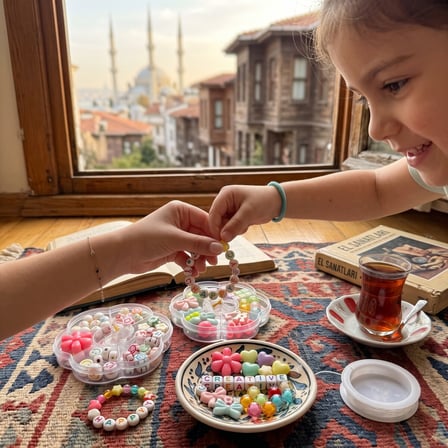 BakGelAl DIY Bileklik Yapım Seti – Harf, Figür ve Renkli Boncuklu Takı Tasarım Kiti