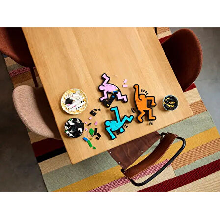 31216 Lego icons - Keith Haring – Dans Eden Figürler 1773 parça +18 yaş