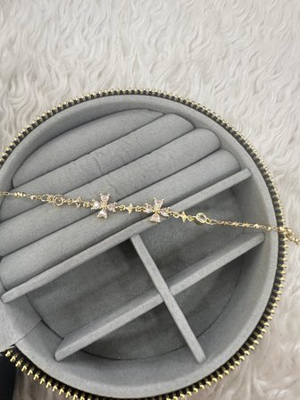 💎 Premium Parlak Gold Renk Çiçek ve Yıldız Figürlü Zirkon Taş Detaylı Bijuteri Kadın Bileklik (22cm)