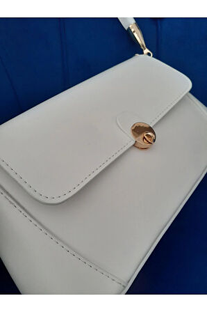 Kapaklı Model  Gold Renk Kilit Kapamalı Kadın Omuz Çantası