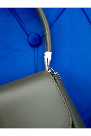 Kapaklı Model  Gold Renk Kilit Kapamalı Kadın Omuz Çantası