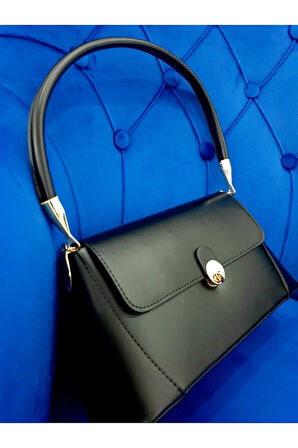 Kapaklı Model  Gold Renk Kilit Kapamalı Kadın Omuz Çantası