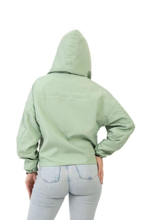 Spor Kadın Su Yeşili Kapüşonlu Su Ve Rüzgar Geçirmez Oversize Yağmurluk - Rüzgarlık