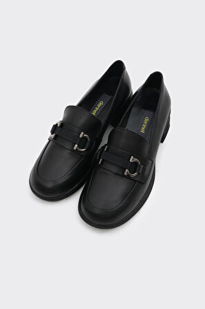 Hakiki Deri Kısa Topuklu Tokalı Kadın Casual Ayakkabı