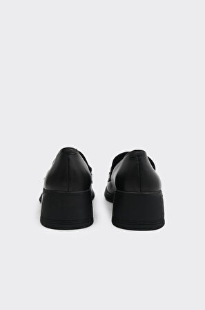 Hakiki Deri Kısa Topuklu Tokalı Kadın Casual Ayakkabı