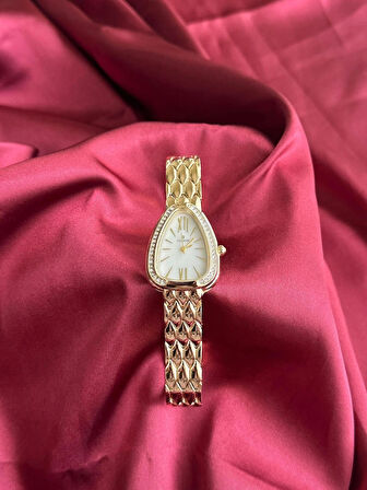  Üçgen Gold İçi Beyaz Tasarım Kadın Kol Saati