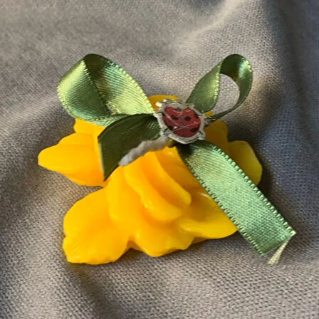 Uretti - Ayşe 7362 - El Yapımı Zarif Gül Şeklinde Dekoratif Sarı Mum - 2 x 6 cm