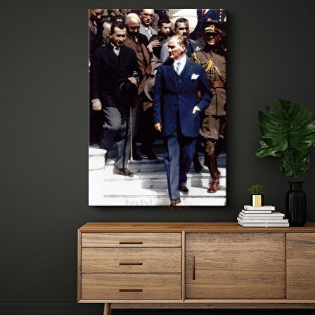 Meclis Çıkışı Atatürk - Mavi Takım Elbiseli Kanvas Tablo