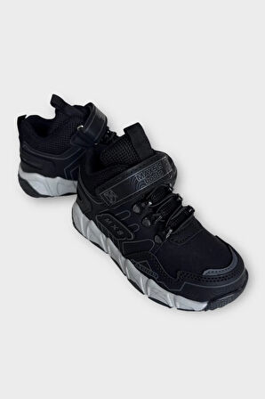 Kaydırmaz Taban Cırtlı Spor Çocuk Bot SİYAH