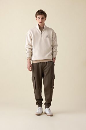 DeFacto Comfort Regular Fit Rahat Kalıp Fermuarlı Dik Yaka Baskılı Sweatshirt C6132AX24AUBG700