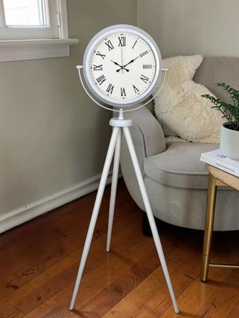 Platin Classic White Roma Tripod Ayaklı Saat iegxx
