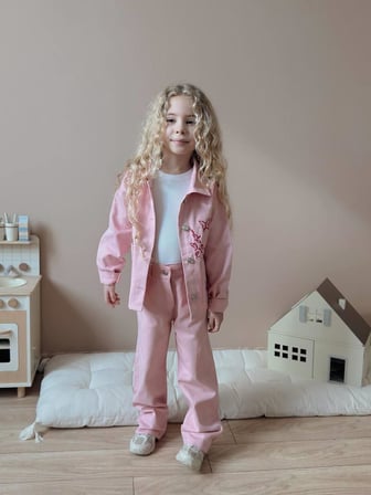 Kız Çocuk Gabardin 3 Parça Pembe Ceketli Takım – Nakış Detaylı Ceket, Basic Body ve Pantolon Set 9920