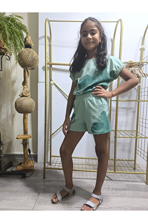 Kız Çocuk Şortlu Tişörtlü Takım Pamuklu Büyük Çiçek Desenli Küf Yeşili